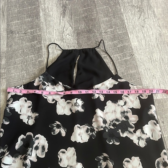 Express Floral Print/Black Reversible Cami - Picture 4 of 9